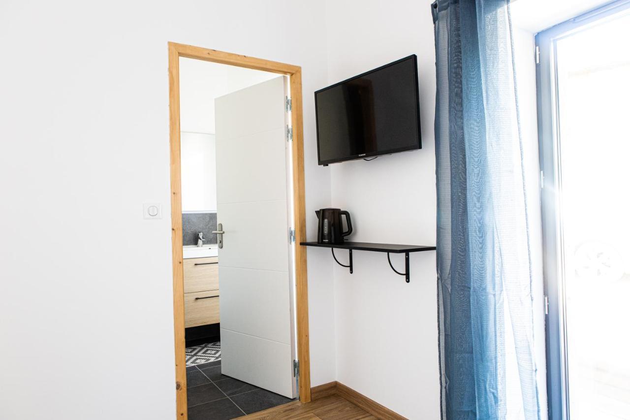 Chambre privée au coeur du vignoble Vinzelles Exterior foto